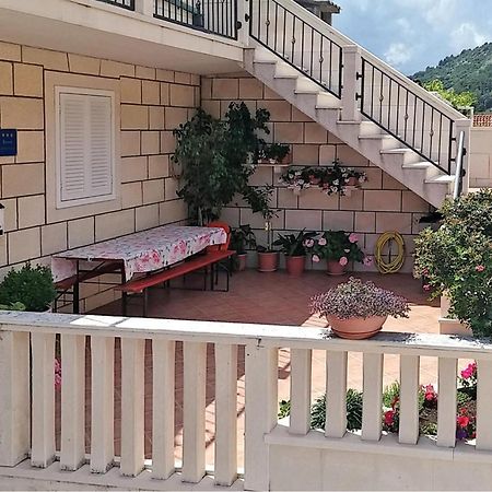 3 Bedroom Awesome Apartment In Pucisca Luaran gambar