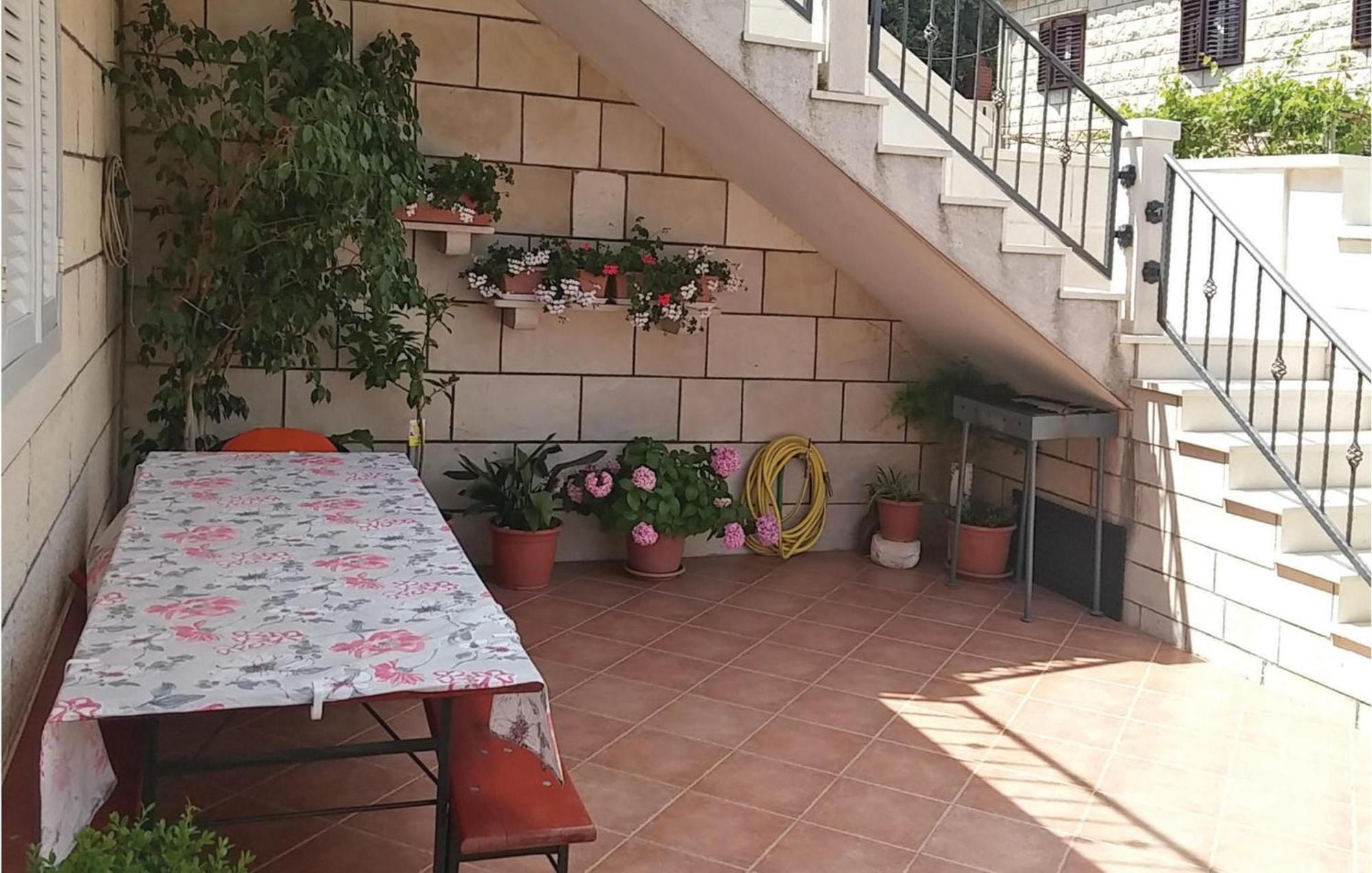 3 Bedroom Awesome Apartment In Pucisca Luaran gambar