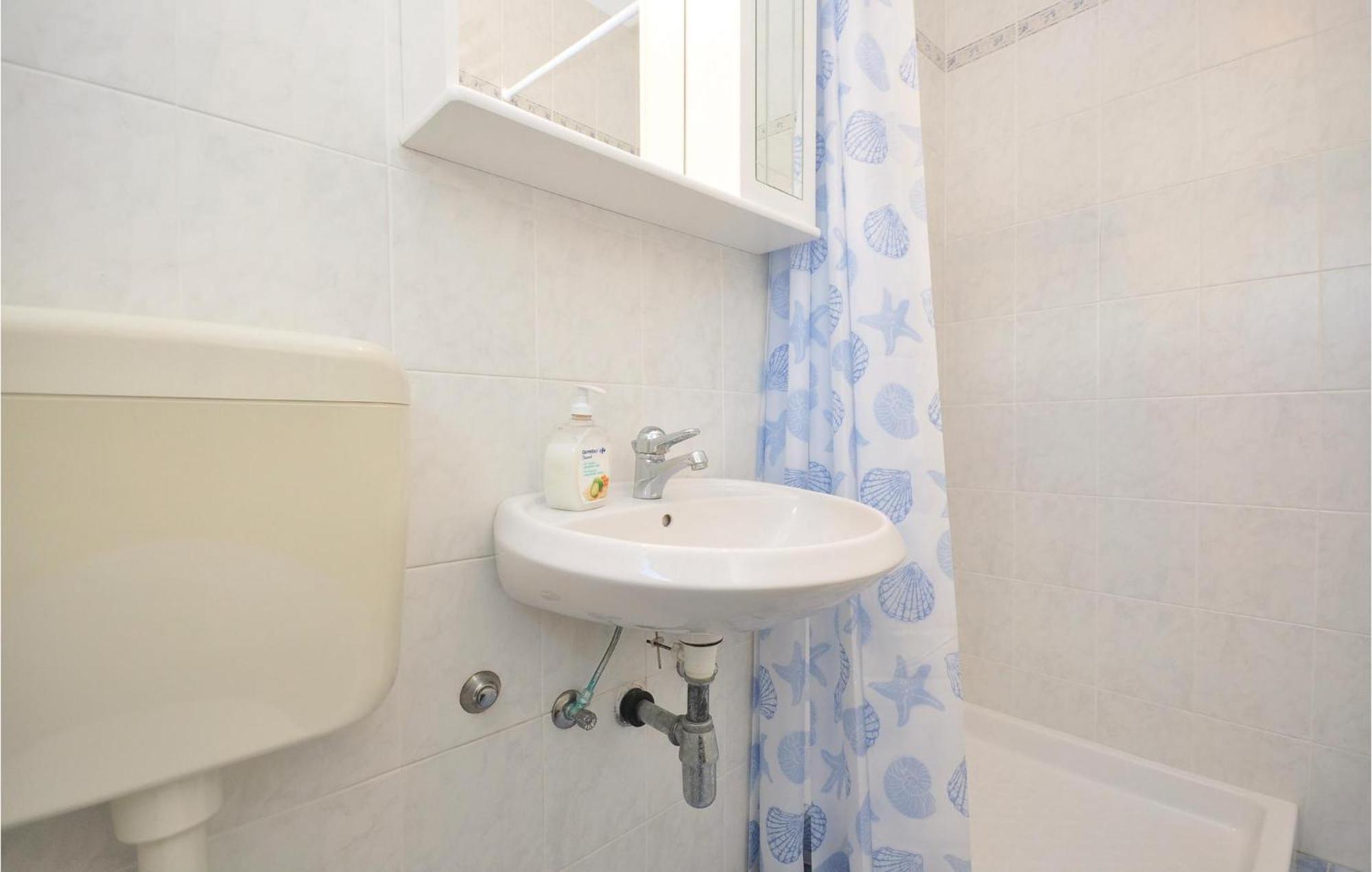 3 Bedroom Awesome Apartment In Pucisca Luaran gambar