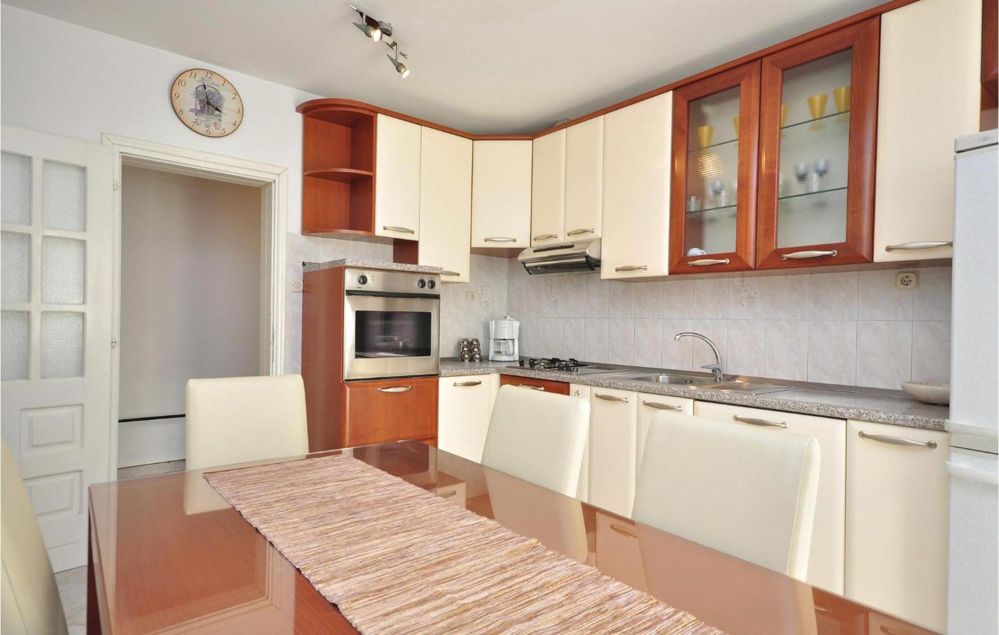 3 Bedroom Awesome Apartment In Pucisca Luaran gambar