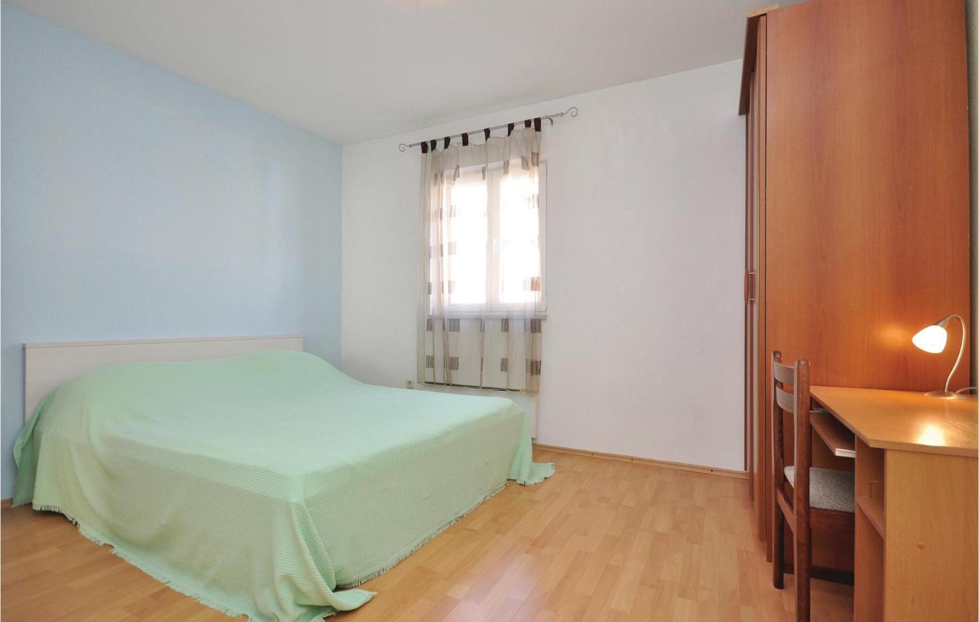 3 Bedroom Awesome Apartment In Pucisca Luaran gambar