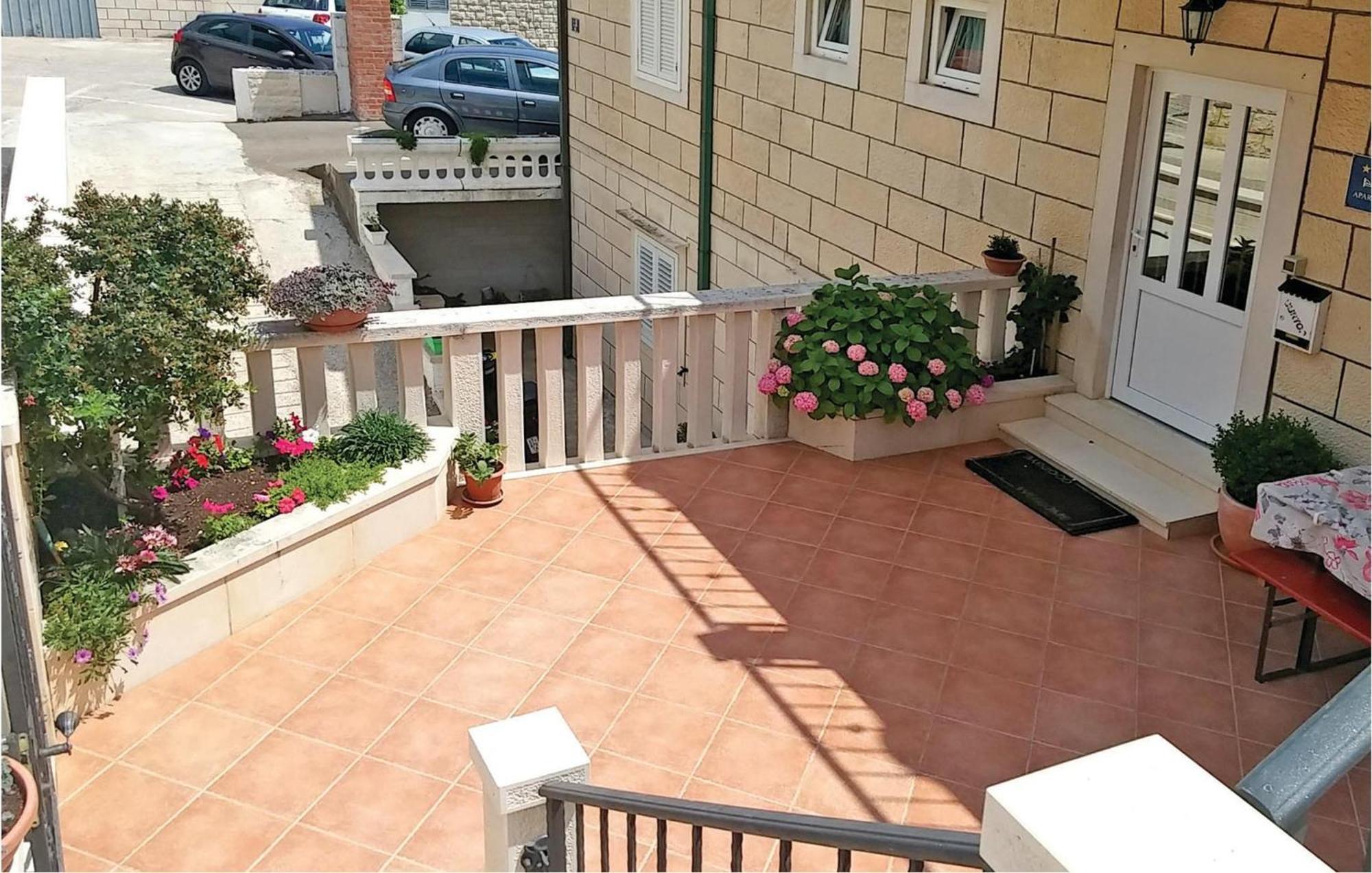 3 Bedroom Awesome Apartment In Pucisca Luaran gambar